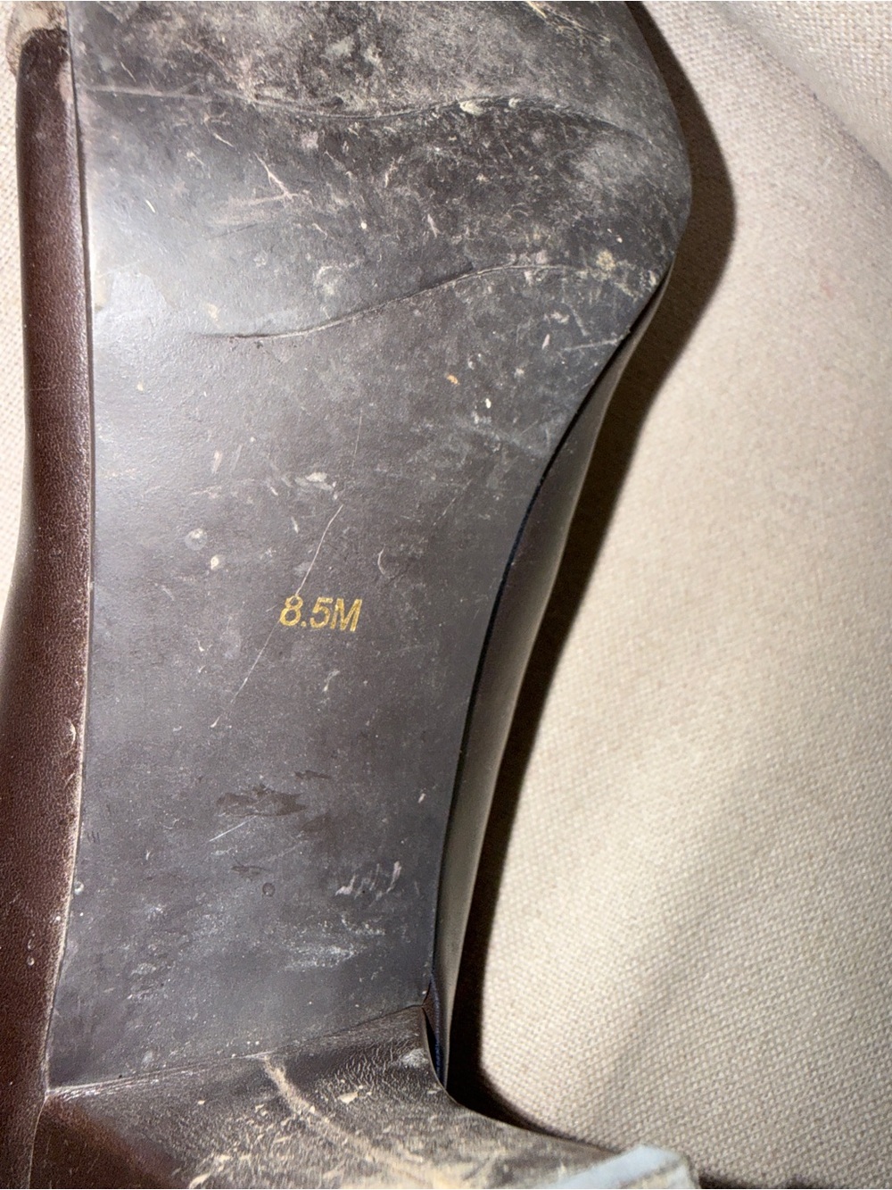 Women's Brown Button Accent Leather Pumps - Picture 9 of 9